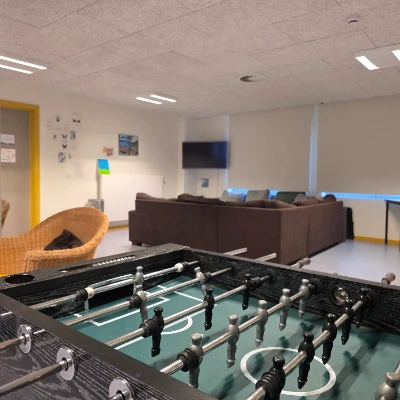 Chambre aménagée dans un centre d'hébergement